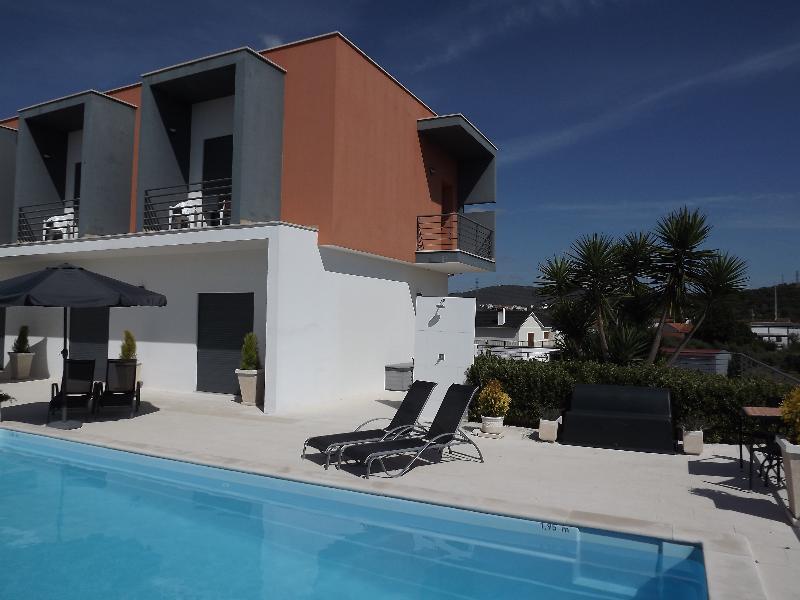 Casa Ceedina Bed And Breakfast & Beauty Batalha Dış mekan fotoğraf